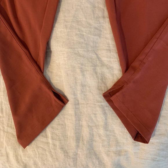 Light pants with elastic band. - Picture 7 of 9